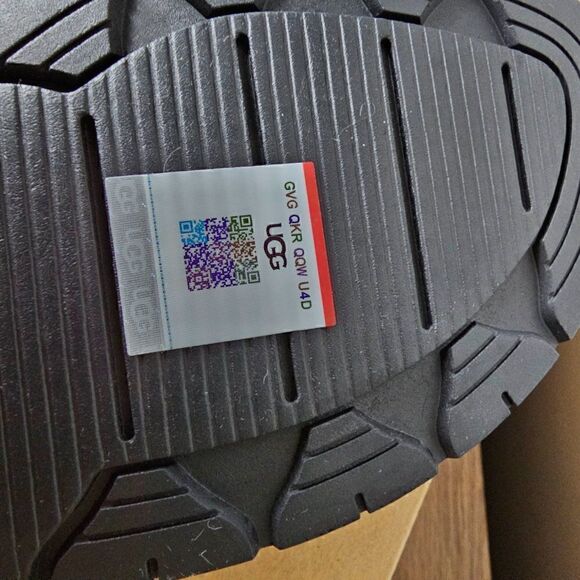 NEW IN BOX UGG NEUSCH BLACK GENUINE LEATHER PLATFORM SANDALS SIZE 9.5 - Picture 15 of 16